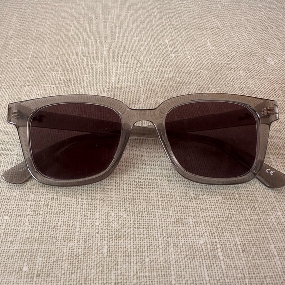 Rayban - Picture 1 of 4